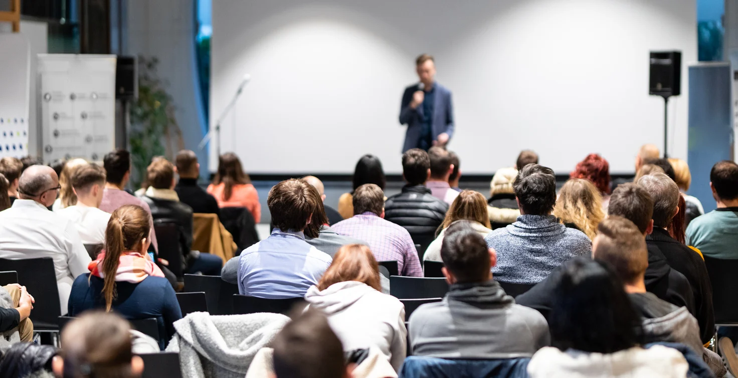 Participation à des conférences internationales : bénéfices pour votre entreprise